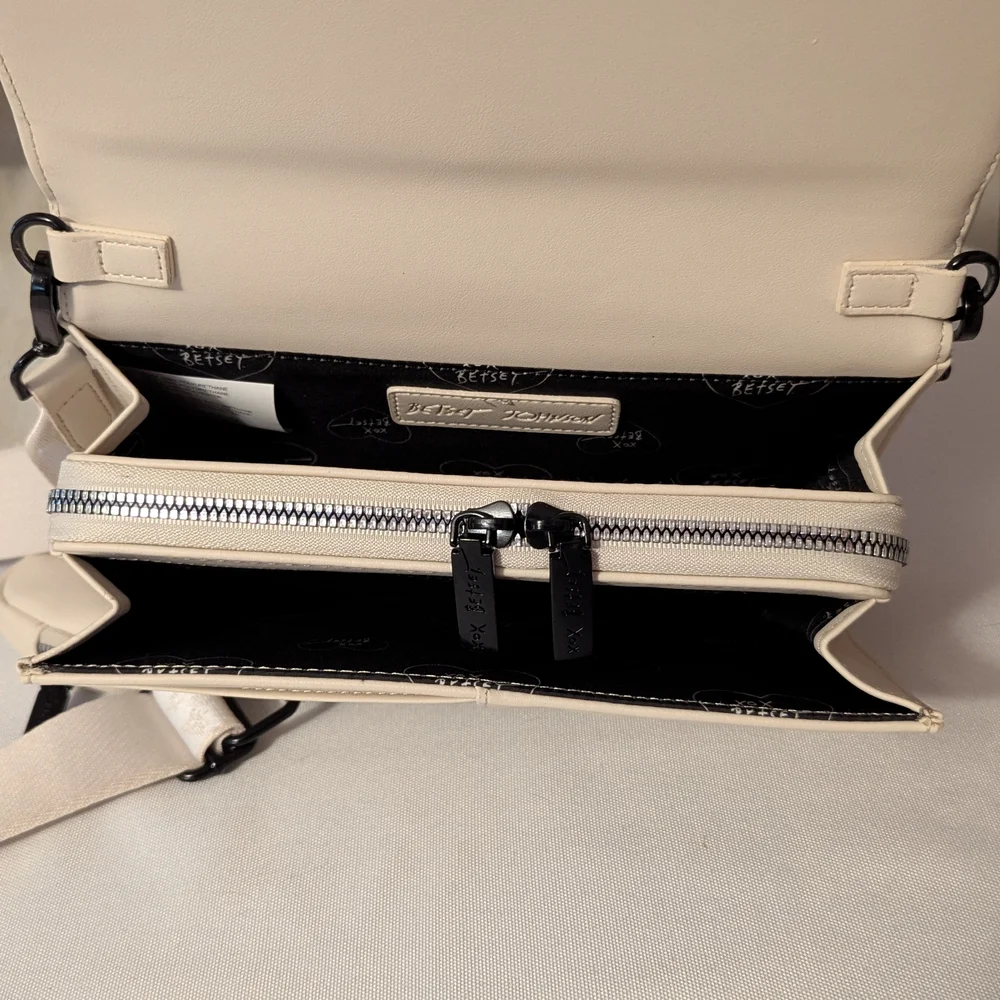 NWOT Cream Skull Embossed Crossbody Bag - Picture 6 of 6